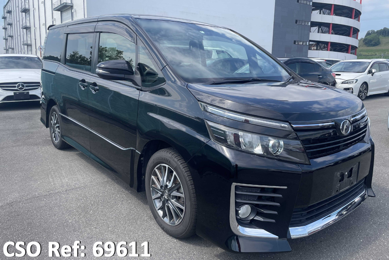 Toyota / Voxy 2014
